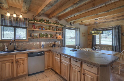 Creede House | 186 m² House ∙ 4 bedrooms ∙ 9 guests
