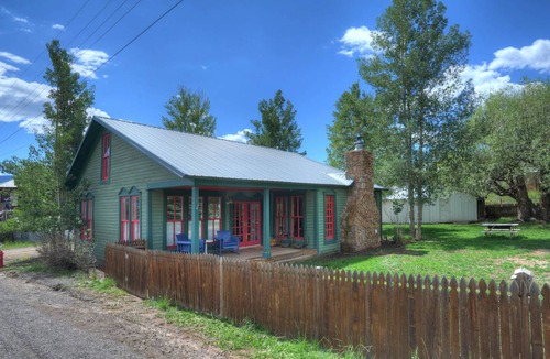 Creede House | 190 m² House ∙ 2 bedrooms ∙ 5 guests