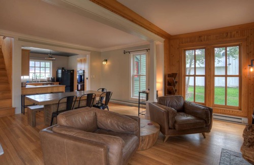 Creede House | 190 m² House ∙ 2 bedrooms ∙ 5 guests