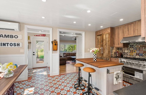 New Castle House | 1900's Farmhouse