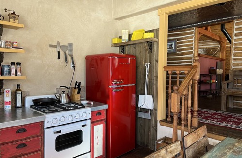 Carbondale Cabin | 1907Creekside Cabin w/hot tub & sauna; bike, hike, ski & fish- Go Back in Time