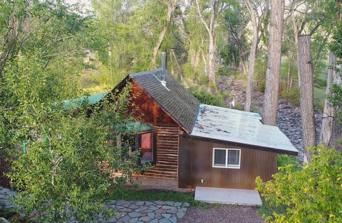Carbondale Cabin | 1907Creekside Cabin w/hot tub & sauna; bike, hike, ski & fish- Go Back in Time