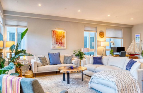 West Colfax Apartment | 194 m² Apartment ∙ 4 bedrooms ∙ 7 guests