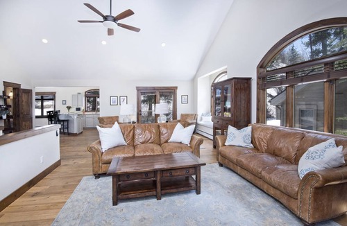 Vail House | 195 m² House ∙ 3 bedrooms ∙ 8 guests