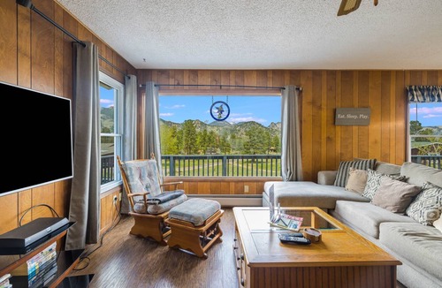 Estes Park House | 198 m² House ∙ 3 bedrooms ∙ 7 guests
