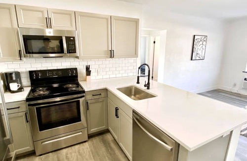 Cherry Creek Apartment | 1st Floor Modern 2BR - Cherry Creek