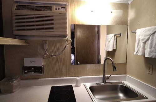 Sterling Hotel | 1st Interstate INN