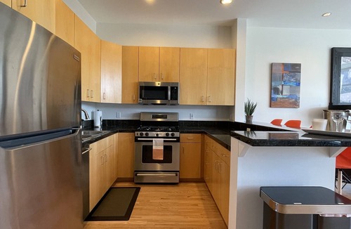 Whittier Apartment | 2-Bdrm 2-Bath Luxury Loft on Pearl St & 20th w/Flatirons Views