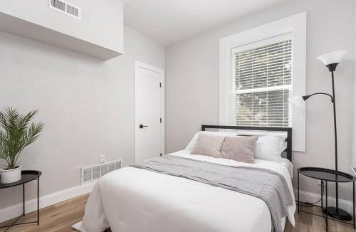Pueblo Apartment | 2-Bed Modern Apt in the heart of Pueblo with work space