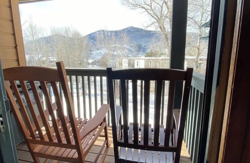 Steamboat Springs Condo | 2-bedroom condo in lovely Steamboat Springs with WiFi