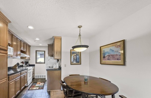 Dillon Condo | 2 bedroom Condo overlooking Lake Dillon CC43