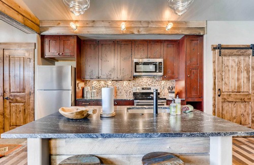 Grand Lake Cabin | 2 Blocks To Grand Lake: Downtown Western Cabin!
