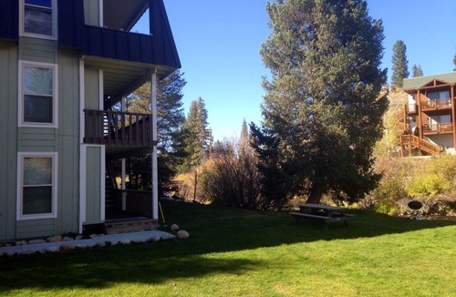 Winter Park Condo | 2 BR 1-1/4 Bath Dog friendly, Hi Country Haus 1st Flr WP Condo by river, Cozy!