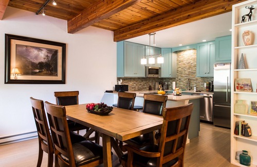 Telluride Condo | 2 Br/2 Ba. Short Walk along River Trail To Festivals/Gondola! Hot Tub! Sleeps 7