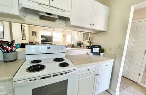 Sugar Beach House | 2 BR Gulf Front Complex - Heated Pool - Ask about SNOWBIRD DISCOUNTS!