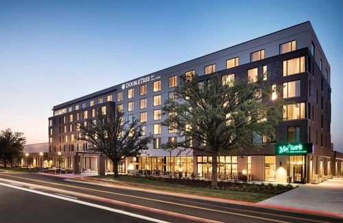 Greeley House | 2 Connecting Suites at a 4⭐️ Hotel