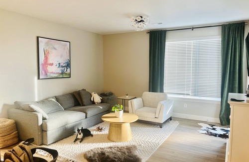 Stonegate House | 2 cozy rooms & private bathroom! Easy access to Red Rocks & Denver!
