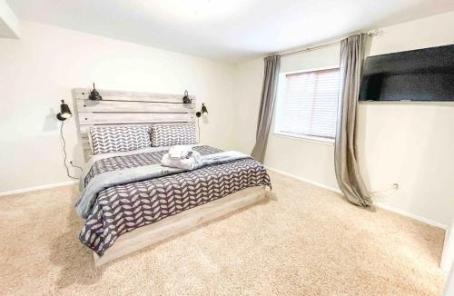 Palmer Lake Villa | 2 Master Suites! Pet Friendly With MTN Views