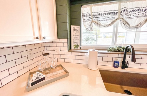 Palmer Lake House | 2 Master Suites! Pet Friendly With MTN Views and King Beds
