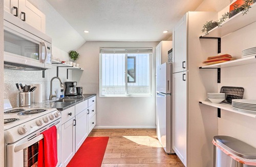 Baker Apartment | 2 Mi to Downtown Denver: Chic Apartment!