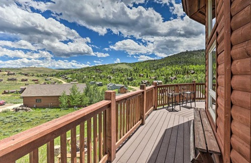 Innsbruck Val Moritz House | 2 Mi to Granby Ranch Granby Home with Hot Tub!
