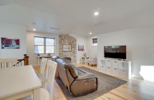 Castle Rock House | 2 Mi to Town Castle Rock Retreat with Fireplace!