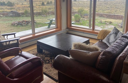 Del Norte House | 2 Mills Ranch - Basecamp for Adventure