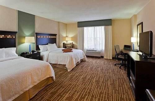 Gateway Hotel | 2-Star Hotel ∙ Hampton Inn & Suites Denver Airport / Gateway Park