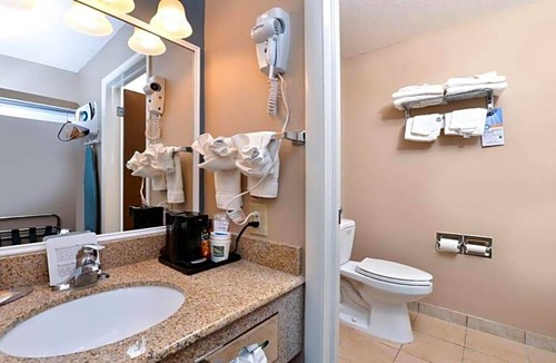 Gunnison Hotel | 2-Star Hotel ∙ Wingate by Wyndham Gunnison Near Western Colorado University