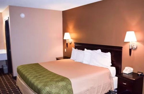 Richburg Hotel | 2 Value-Driven Rooms Near Pinetuck Golf Course