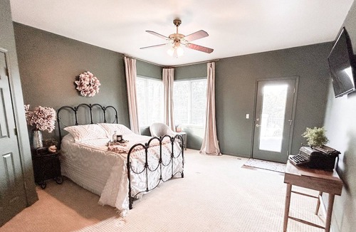 Larkspur House | 20 Minutes from the Air Force Academy! Come stay at a Colorado Ranch!