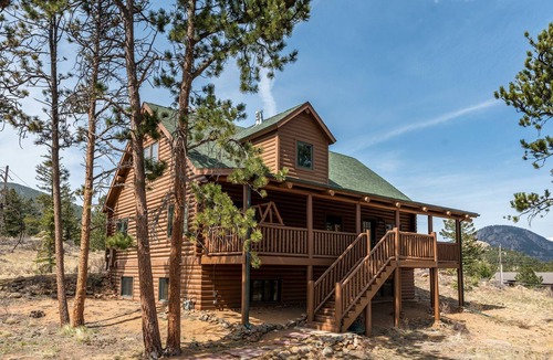 Carriage Hills House | 20-NCD0176 - Moose Mountain Lodge, Secluded Log Home w/Beautiful Mountain Views
