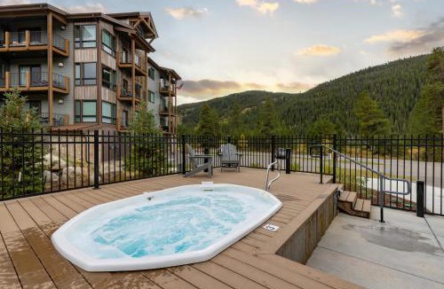 Lakeside Village Apartment | 202 Clearwater Lofts condo