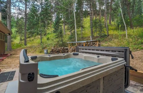 Cascade-Chipita Park Cabin | 208 m² Cabin ∙ 4 bedrooms ∙ 10 guests