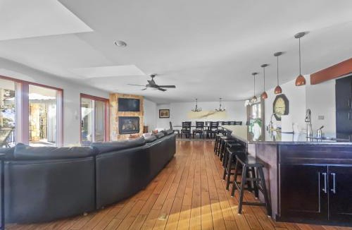 Dillon House | 208 Tenderfoot 5Br 5Ba home