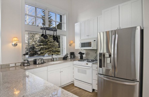 Intermountain House | 211 m² House ∙ 3 bedrooms ∙ 8 guests