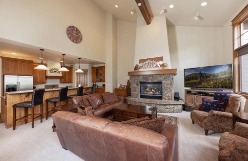 Peak 8 House | 217 m² House ∙ 4 bedrooms ∙ 9 guests