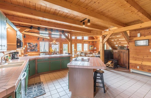 Creede House | 223 m² House ∙ 2 bedrooms ∙ 8 guests