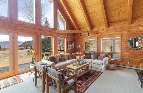 Creede House | 223 m² House ∙ 2 bedrooms ∙ 8 guests