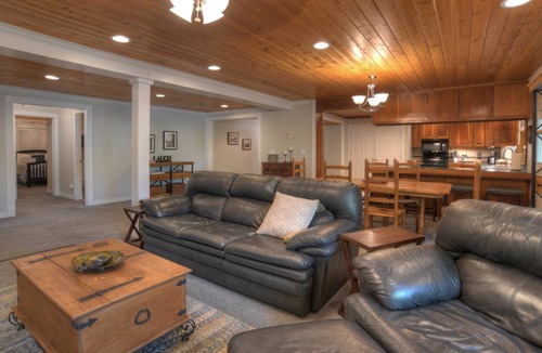 Durango House | 223 m² House ∙ 3 bedrooms ∙ 6 guests