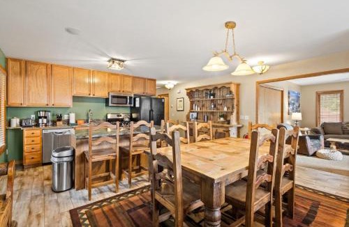 Ouray House | 225 6th Avenue 4