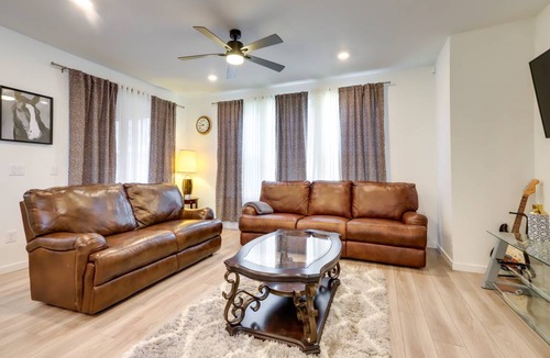 Commerce City Apartment | 227 m² Apartment ∙ 3 bedrooms ∙ 6 guests