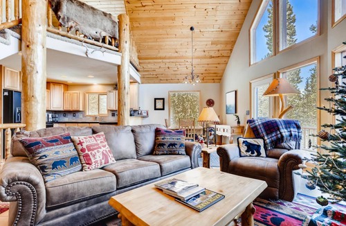 Valley of the Sun Cabin | 227 m² Cabin ∙ 3 bedrooms ∙ 8 guests