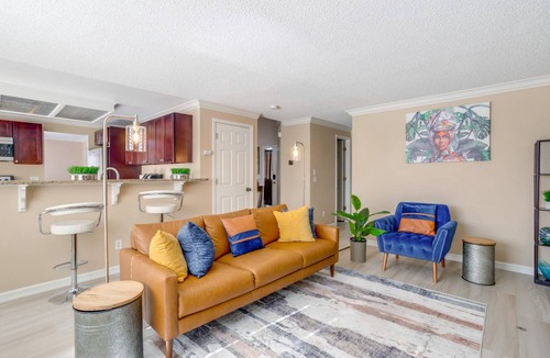 Centennial House | 227 m² House ∙ 4 bedrooms ∙ 8 guests