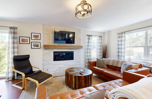 Edwards House | 227 m² House ∙ 4 bedrooms ∙ 8 guests