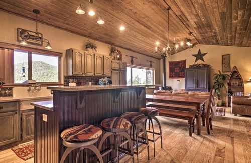 Cripple Creek House | 227 m² House ∙ 3 bedrooms ∙ 8 guests