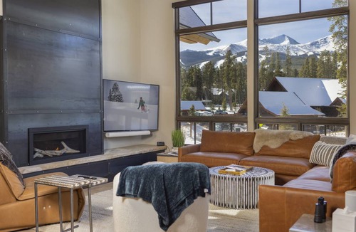 Peak 8 House | 230 m² House ∙ 4 bedrooms ∙ 12 guests