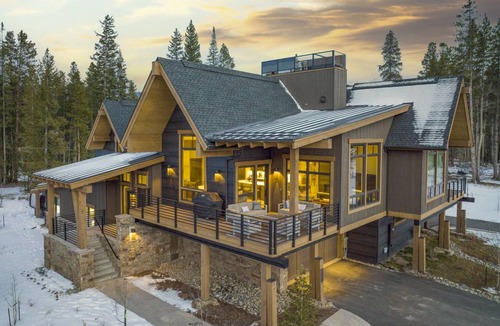 Peak 8 House | 230 m² House ∙ 4 bedrooms ∙ 12 guests