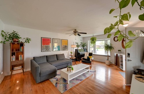 Virginia Village House | 241 m² House ∙ 3 bedrooms ∙ 5 guests