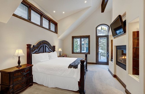 Vail House | 243 m² House ∙ 4 bedrooms ∙ 10 guests